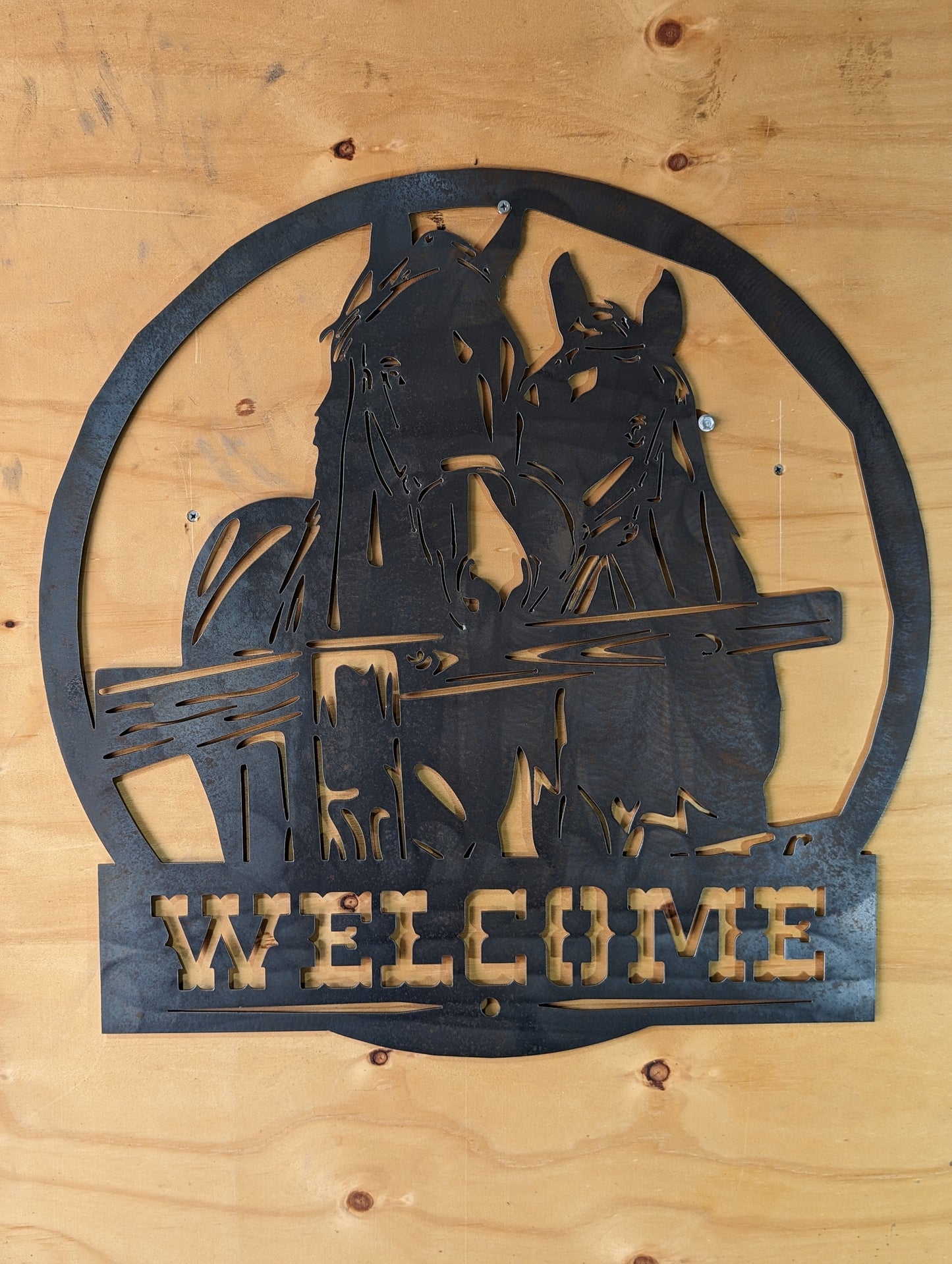 2 horses Welcome - sign